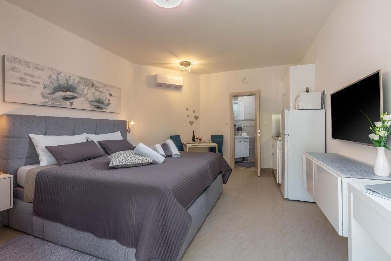 Evita Fazana Premium Studio Apartments Extérieur photo